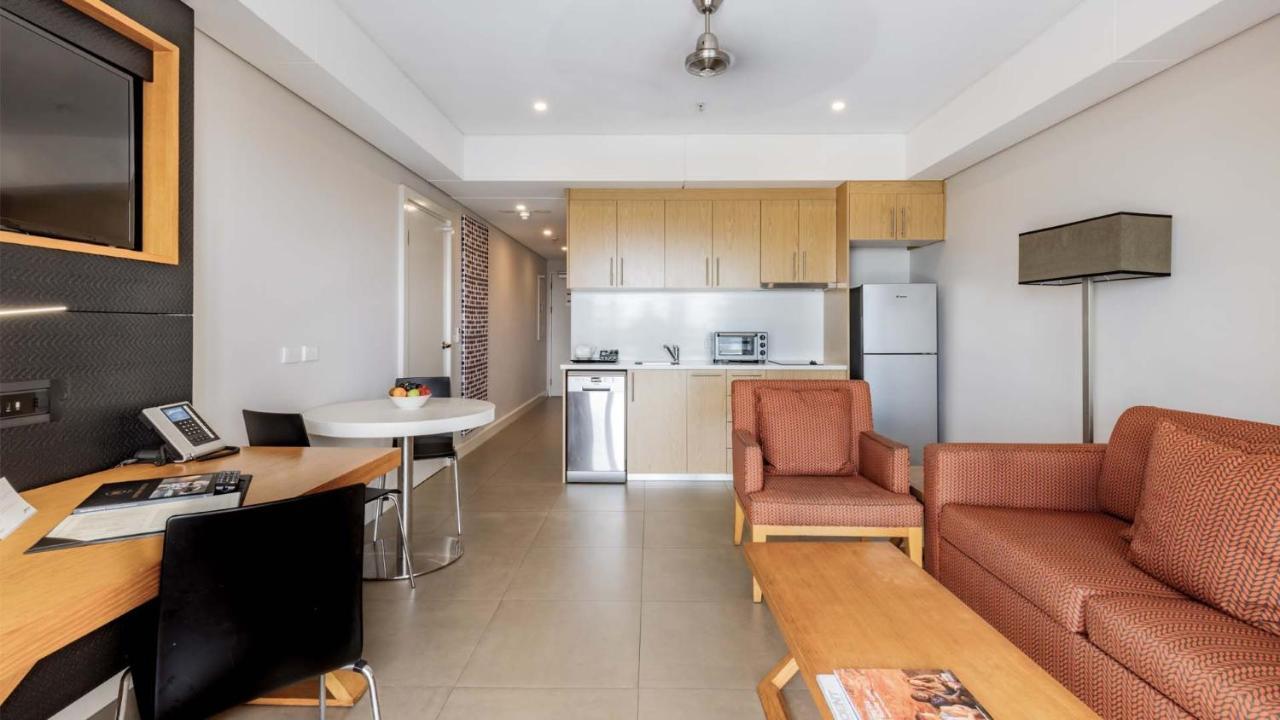 Oaks Darwin Elan Hotel エクステリア 写真